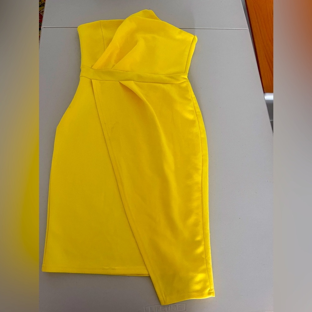 Yellow dress